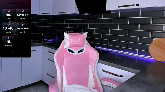 ShaiyaMinn3 online show from October 2025 06:06:02 PM