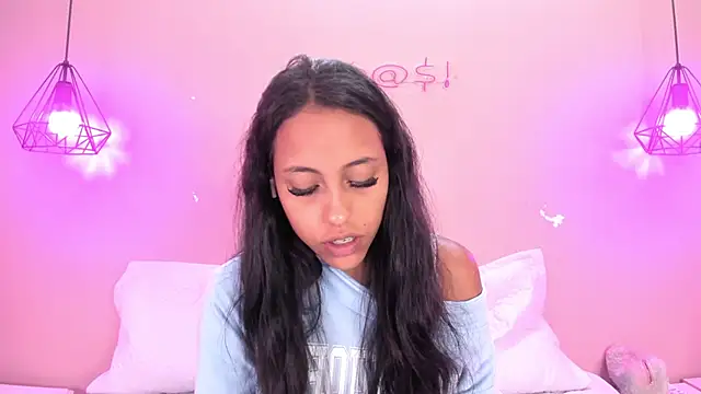 alahia betancurx online show from March 2025 12:19:02 PM