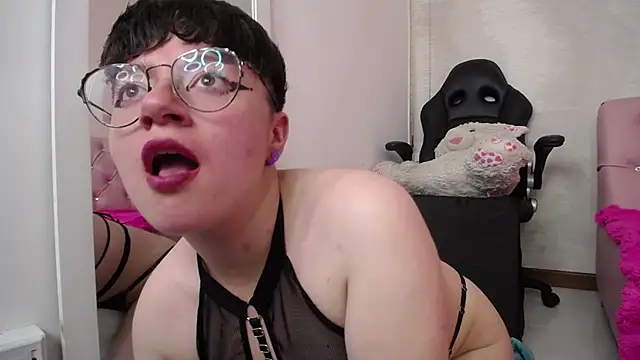 safyka online show from March 2025 04:20:02 PM