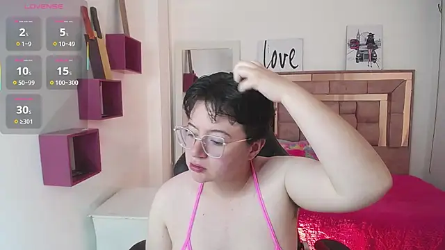 safyka online show from September 2025 05:45:01 PM