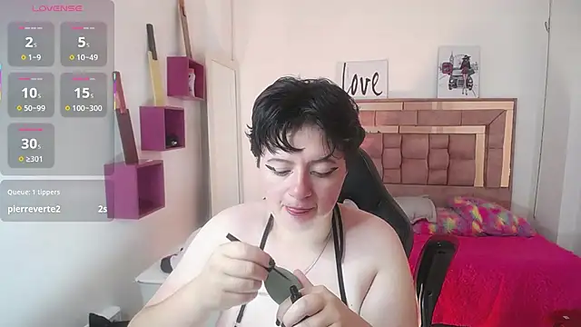 safyka online show from September 2025 11:38:02 PM