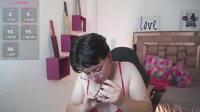 safyka online show from September 2025 11:07:01 PM