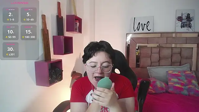 safyka online show from October 2025 12:50:02 AM