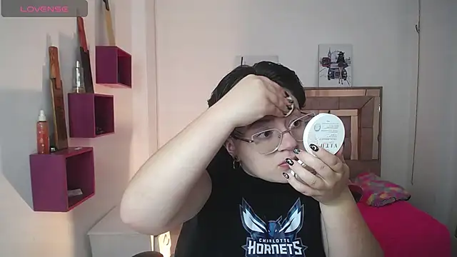 safyka online show from November 2025 09:36:01 PM