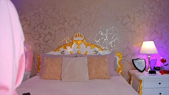 ScarlettWallace online show from November 2025 04:53:02 PM