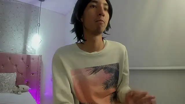 loverisu-coral online show from February 2026 11:28:01 PM