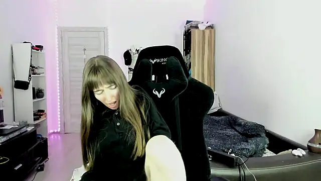 bekkawell online show from November 2025 02:51:01 PM