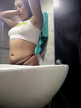 Mila LS online show from November 2025 01:10:01 PM