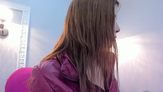 Bonniie 22 online show from October 2025 02:18:02 PM