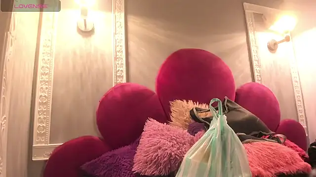 Bonniie 22 online show from April 2026 07:58:02 PM