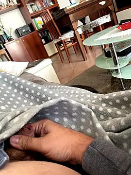 littletoy64 online show from September 2025 12:10:01 PM