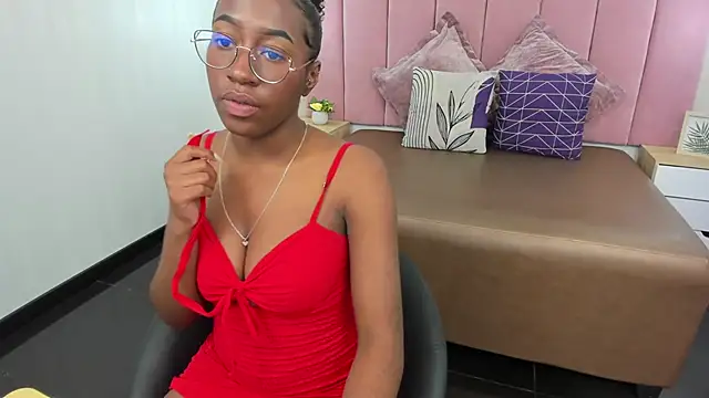 Snapshot of Qeen_blackk chatting on March 2025 04:07:02 PM Qeen blackk online show from March 2025 04:07:02 PM