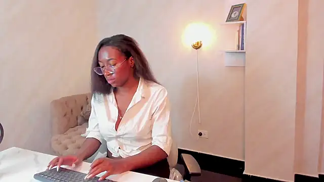 Snapshot of Qeen_blackk chatting on March 2025 03:49:02 PM Qeen blackk online show from March 2025 03:49:02 PM