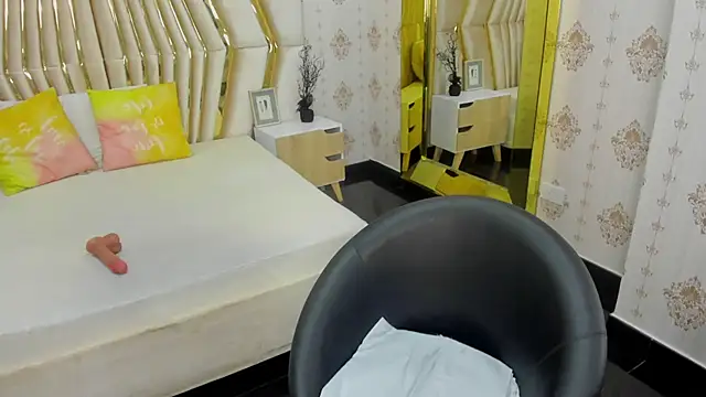 Snapshot of Qeen_blackk chatting on March 2025 03:30:02 PM Qeen blackk online show from March 2025 03:30:02 PM