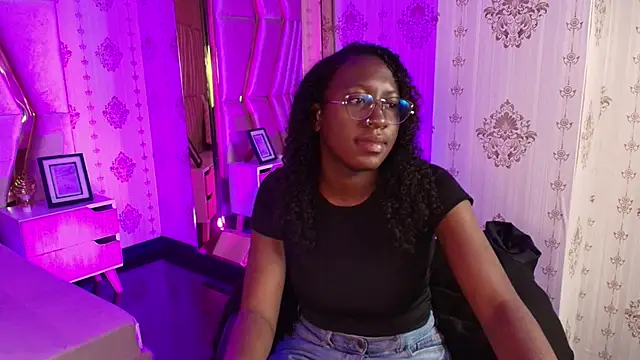 Snapshot of Qeen_blackk chatting on September 2025 06:42:01 PM Qeen blackk online show from September 2025 06:42:01 PM