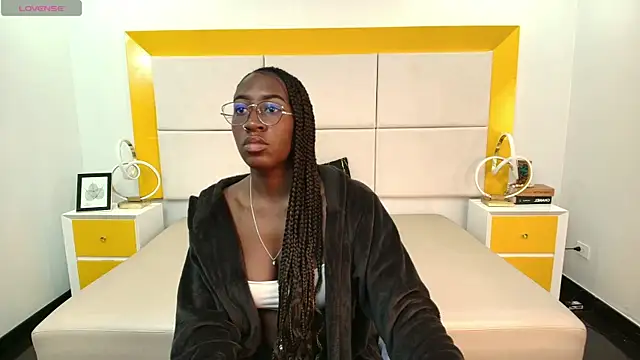 Snapshot of Qeen_blackk chatting on October 2025 05:53:02 PM Qeen blackk online show from October 2025 05:53:02 PM