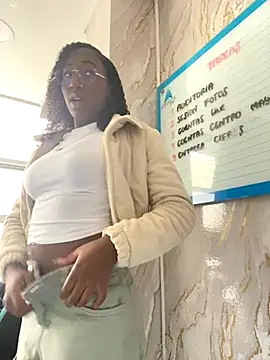 Snapshot of Qeen_blackk chatting on October 2025 09:15:01 PM Qeen blackk online show from October 2025 09:15:01 PM