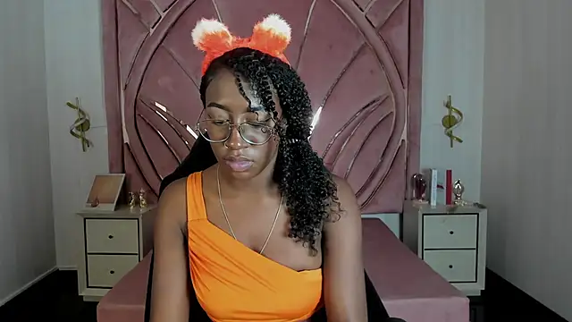 Snapshot of Qeen_blackk chatting on October 2025 08:44:01 PM Qeen blackk online show from October 2025 08:44:01 PM