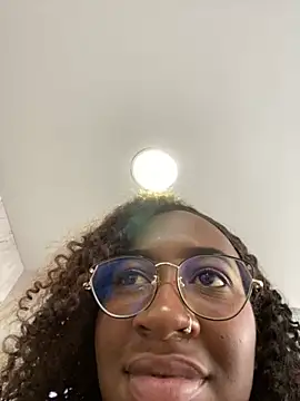 Snapshot of Qeen_blackk chatting on October 2025 06:52:01 PM Qeen blackk online show from October 2025 06:52:01 PM