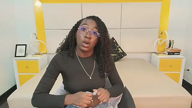 Snapshot of Qeen_blackk chatting on October 2025 08:07:01 PM Qeen blackk online show from October 2025 08:07:01 PM