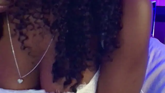 Snapshot of Qeen_blackk chatting on October 2025 08:14:02 PM Qeen blackk online show from October 2025 08:14:02 PM