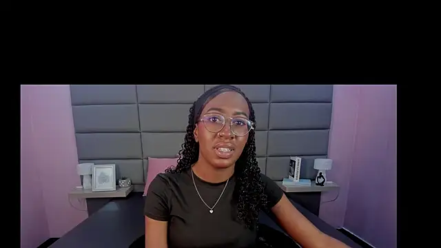 Snapshot of Qeen_blackk chatting on October 2025 07:27:02 PM Qeen blackk online show from October 2025 07:27:02 PM