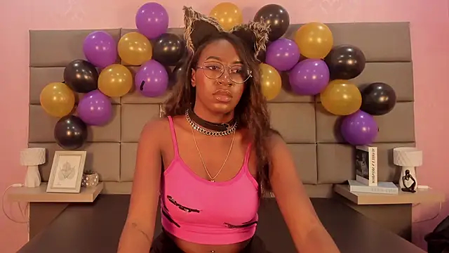 Snapshot of Qeen_blackk chatting on October 2025 10:33:02 PM Qeen blackk online show from October 2025 10:33:02 PM