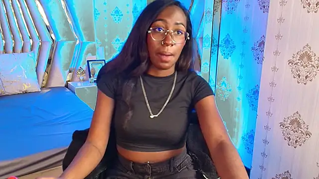 Snapshot of Qeen_blackk chatting on November 2025 09:39:01 PM Qeen blackk online show from November 2025 09:39:01 PM