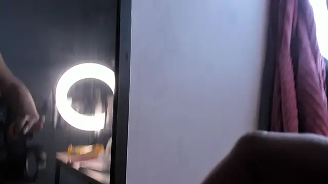 Snapshot of Sienna_miller_27 chatting on March 2025 02:42:02 PM Sienna miller 27 online show from March 2025 02:42:02 PM