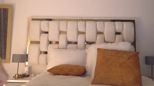 HotBellaMilf online show from October 2025 11:44:02 PM