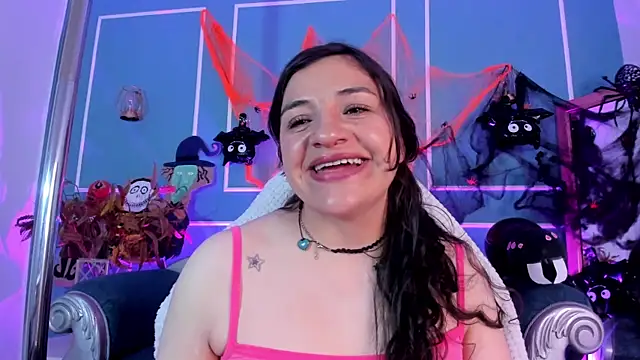 TaraTaylorr online show from October 2025 02:23:02 AM