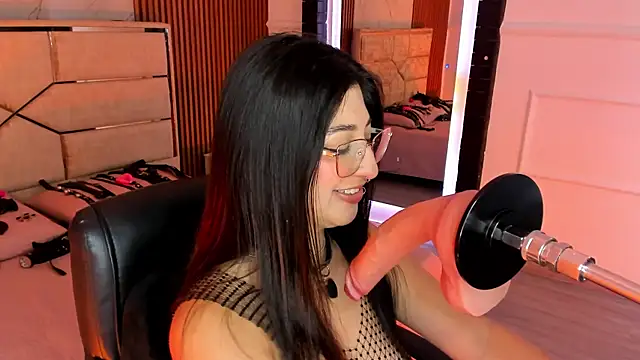 Gabrielakassi online show from November 2025 12:15:02 PM