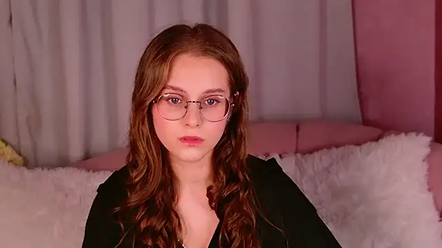 Snapshot of RileyMimicho chatting on September 2025 08:45:02 PM RileyMimicho online show from September 2025 08:45:02 PM