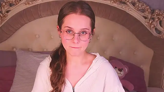 Snapshot of RileyMimicho chatting on November 2025 08:44:01 PM RileyMimicho online show from November 2025 08:44:01 PM