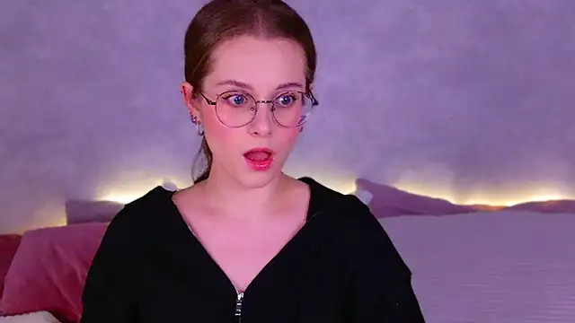 Snapshot of RileyMimicho chatting on November 2025 09:02:01 PM RileyMimicho online show from November 2025 09:02:01 PM