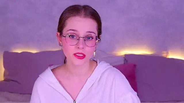 Snapshot of RileyMimicho chatting on November 2025 08:58:01 PM RileyMimicho online show from November 2025 08:58:01 PM