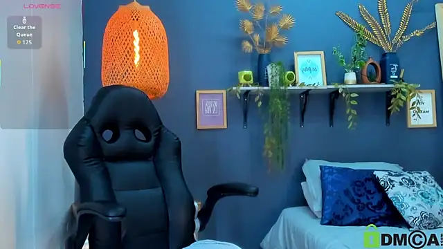 Snapshot of yessila_parker chatting on October 2025 02:36:02 AM yessila parker online show from October 2025 02:36:02 AM