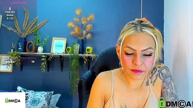 Snapshot of yessila_parker chatting on October 2025 02:30:02 AM yessila parker online show from October 2025 02:30:02 AM