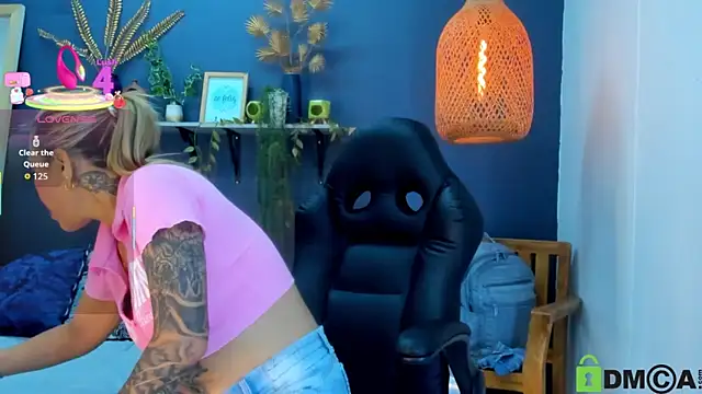 Snapshot of yessila_parker chatting on November 2025 02:31:02 AM yessila parker online show from November 2025 02:31:02 AM