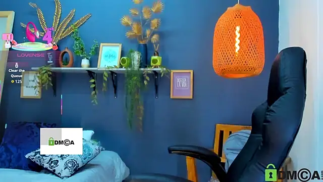 Snapshot of yessila_parker chatting on November 2025 02:44:02 AM yessila parker online show from November 2025 02:44:02 AM