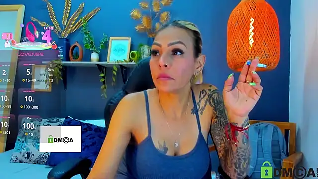 Snapshot of yessila_parker chatting on November 2025 01:53:01 AM yessila parker online show from November 2025 01:53:01 AM