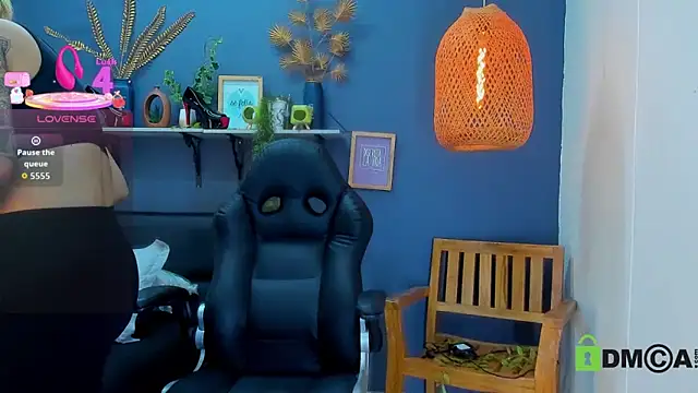 yessila parker online show from March 2026 09:25:02 AM