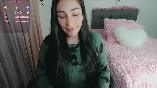 luna lgomez  online show from October 2025 01:42:01 AM