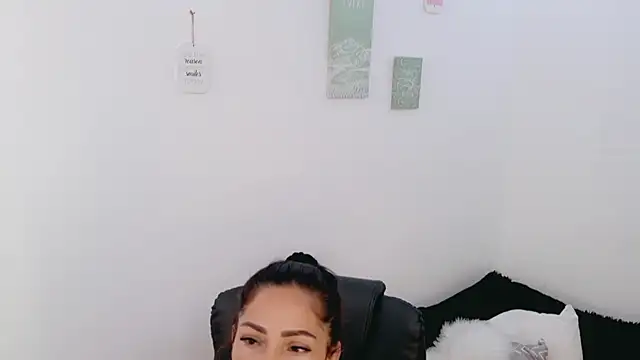 luna lgomez  online show from March 2026 04:07:02 PM