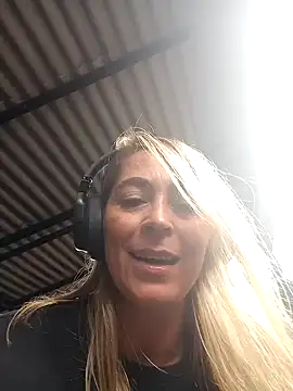 Snapshot of Sara_Valkyri chatting on March 2025 06:56:01 PM Sara Valkyri online show from March 2025 06:56:01 PM