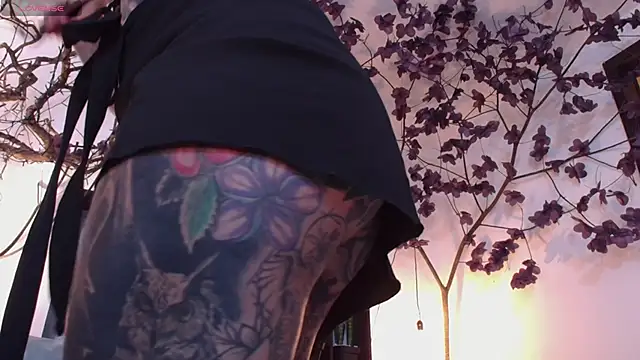 Snapshot of Sara_Valkyri chatting on October 2025 02:32:01 AM Sara Valkyri online show from October 2025 02:32:01 AM