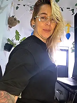 Snapshot of Sara_Valkyri chatting on February 2026 02:51:01 PM Sara Valkyri online show from February 2026 02:51:01 PM