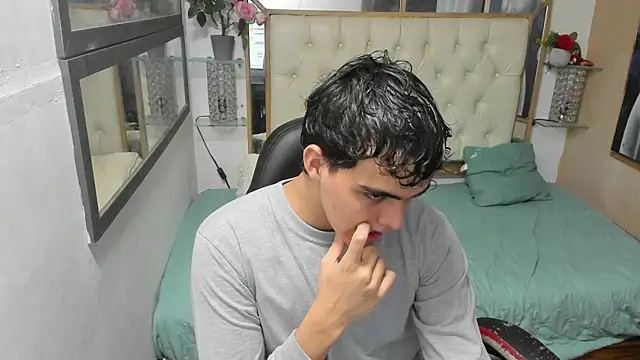 heiker  online show from September 2025 02:38:01 AM