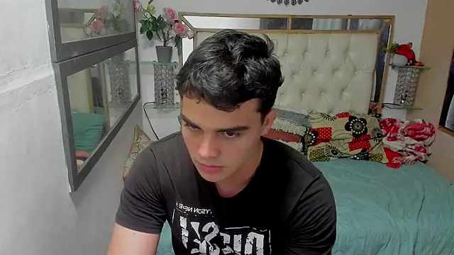 heiker  online show from November 2025 02:39:02 AM