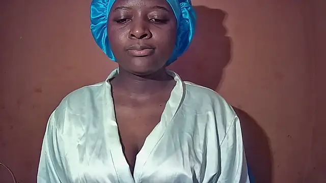 sexyhips2001 online show from September 2025 05:38:01 PM